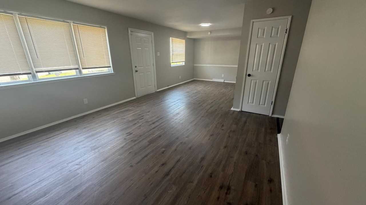 10049 Lilac Ave - Photo 7 of 20