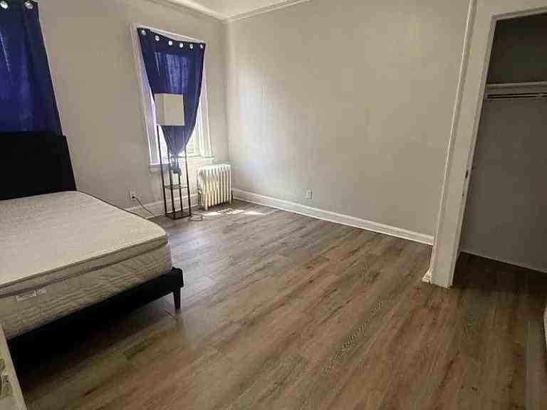 1110 S Wood Ave - Photo 2 of 5