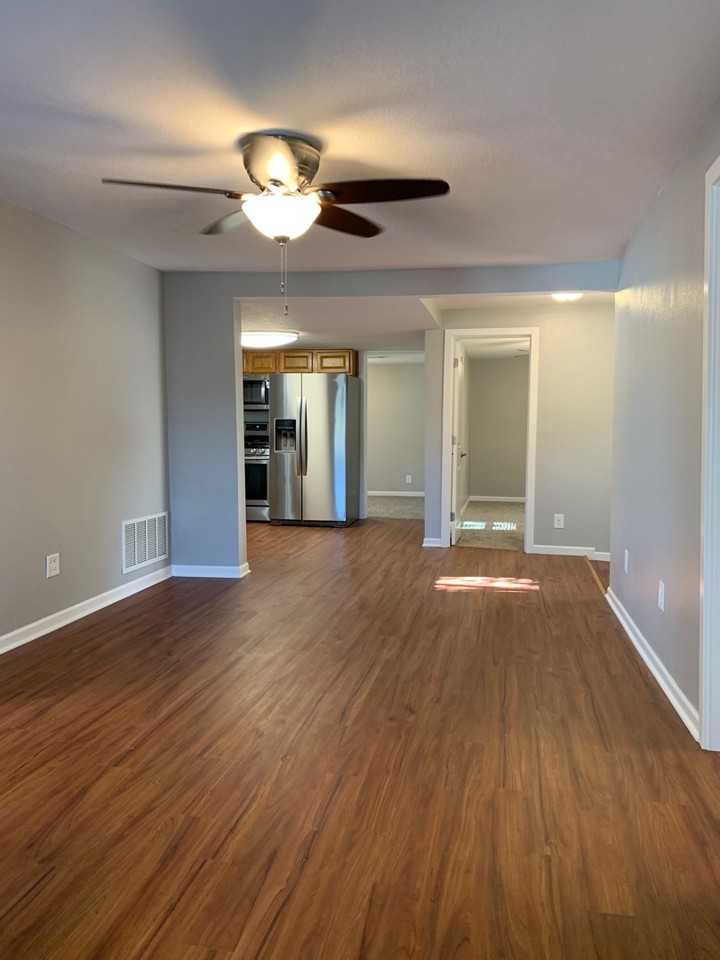 513 Se Ewing St - Photo 4 of 18
