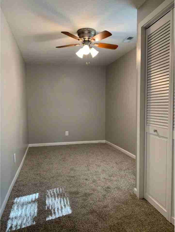 513 Se Ewing St - Photo 7 of 18