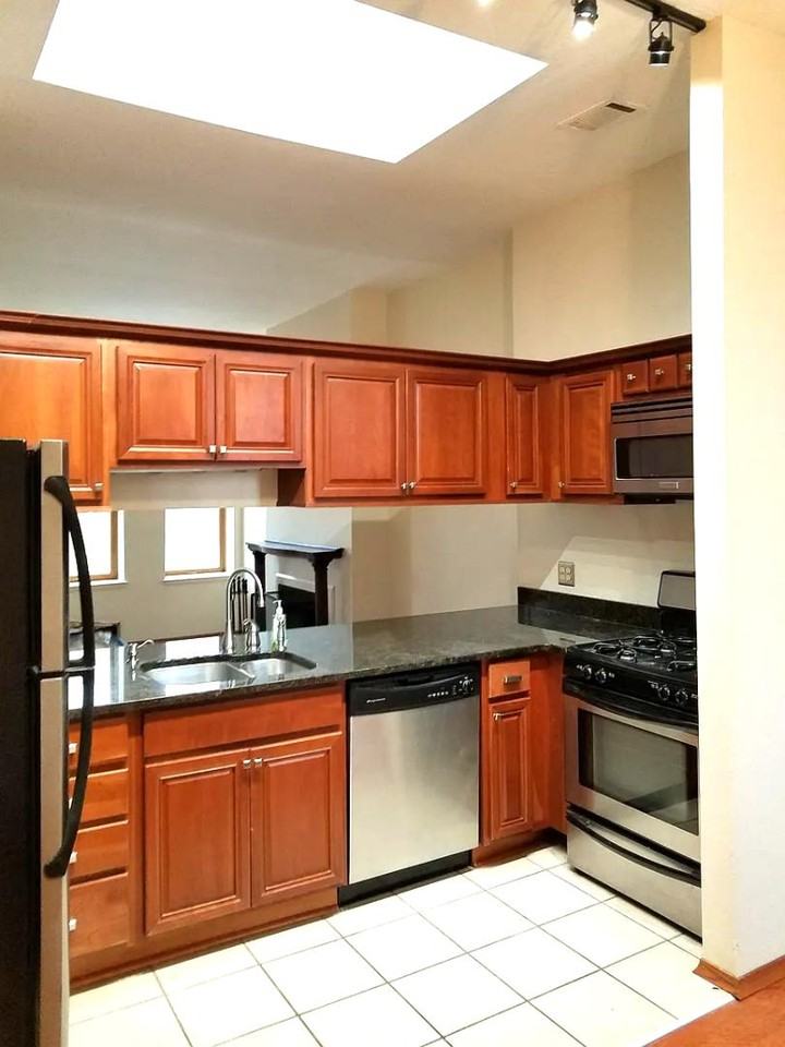 2309 Hickory St - Photo 5 of 19