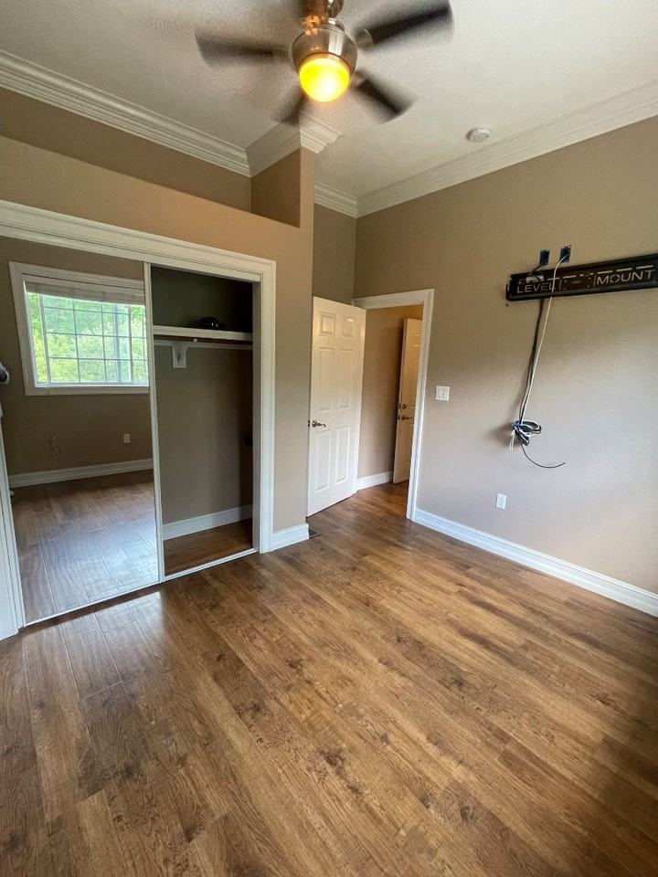 300 Hickory Rd - Photo 7 of 10