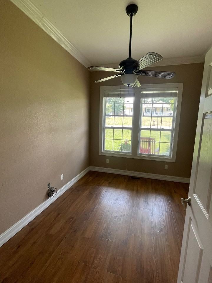 300 Hickory Rd - Photo 7 of 10