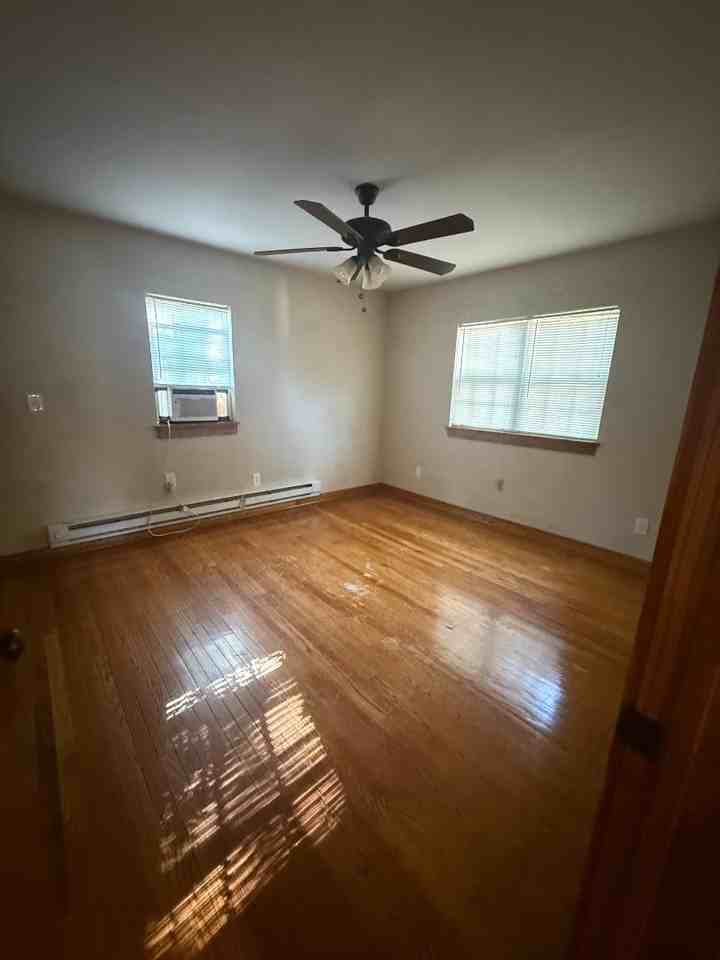 2645 NW 13th St - Upstairs Unit - Photo 4 of 9