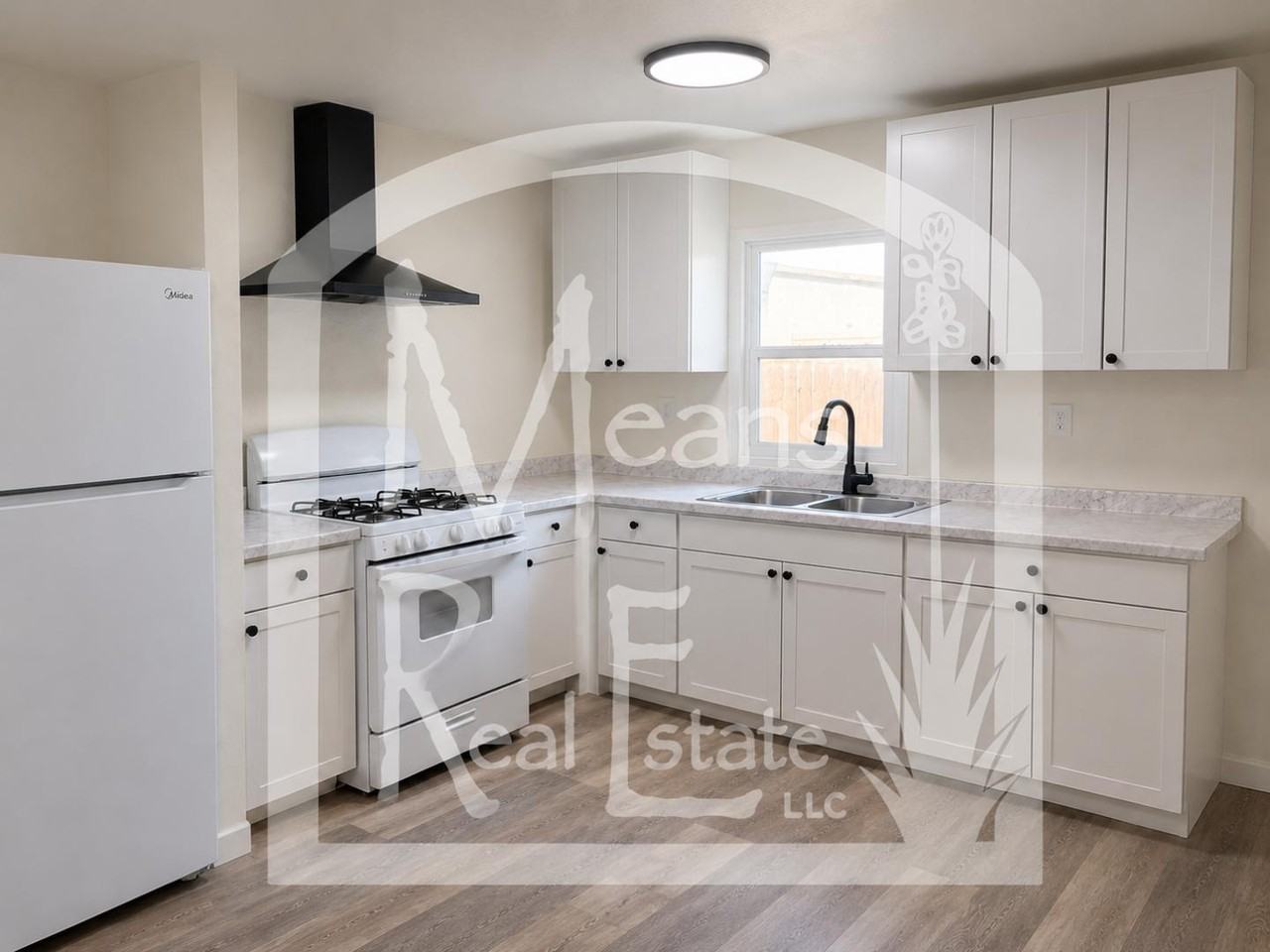 308 S Alameda St - Photo 3 of 8