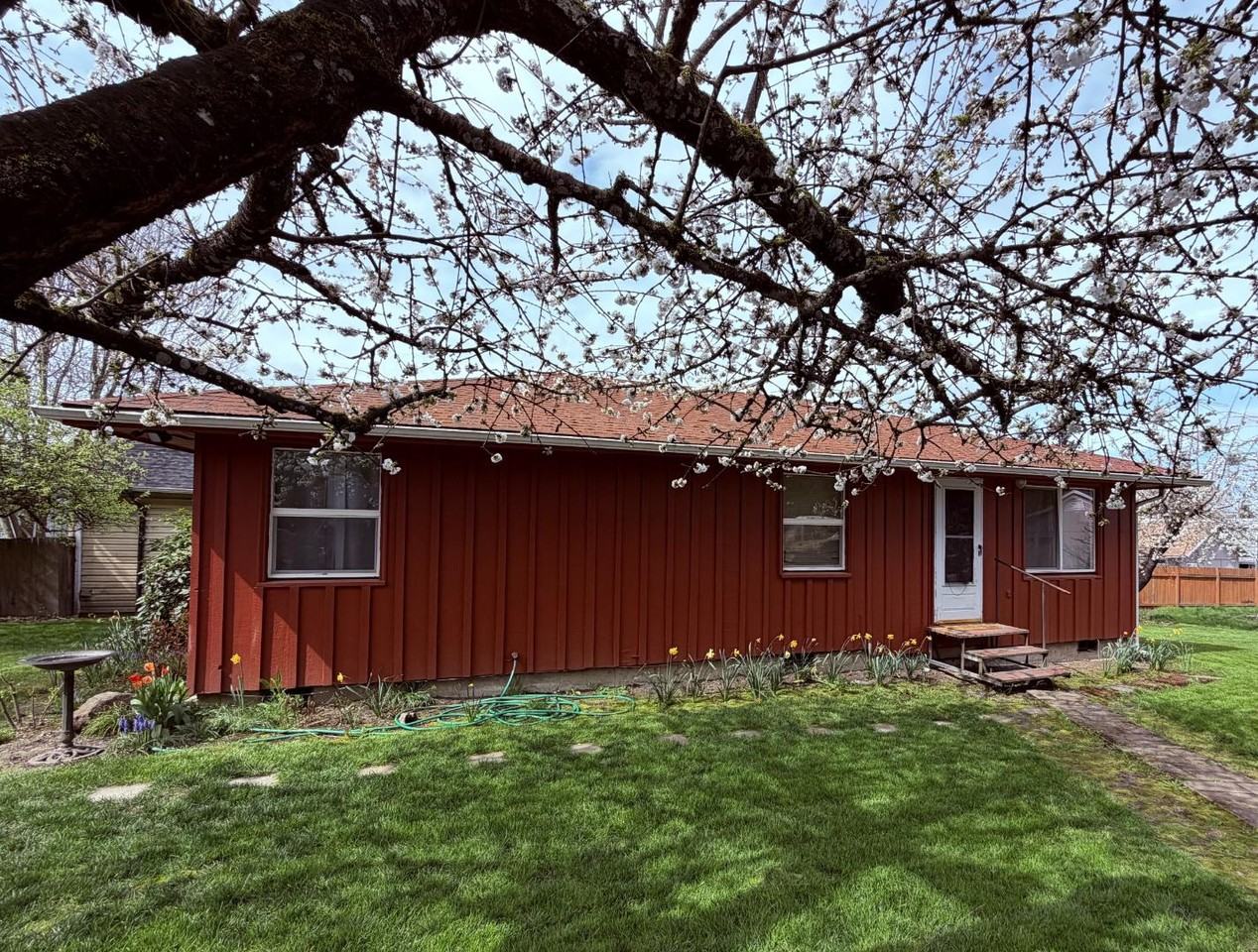 31545 Nw Hillcrest St - Photo 2 of 13