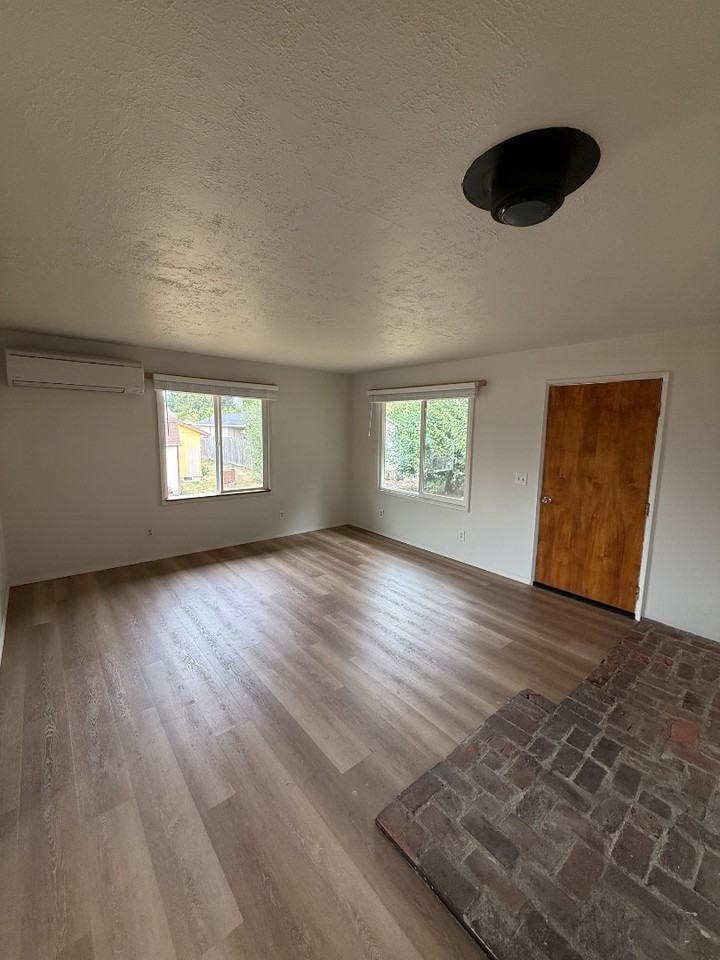 31545 Nw Hillcrest St - Photo 3 of 13