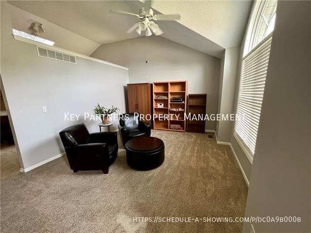 10615 Nw 86th Ter - Photo 6 of 26