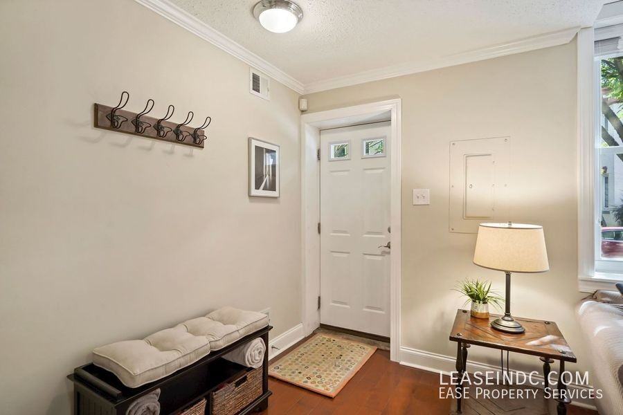 133 Bates St Nw - Photo 3 of 25