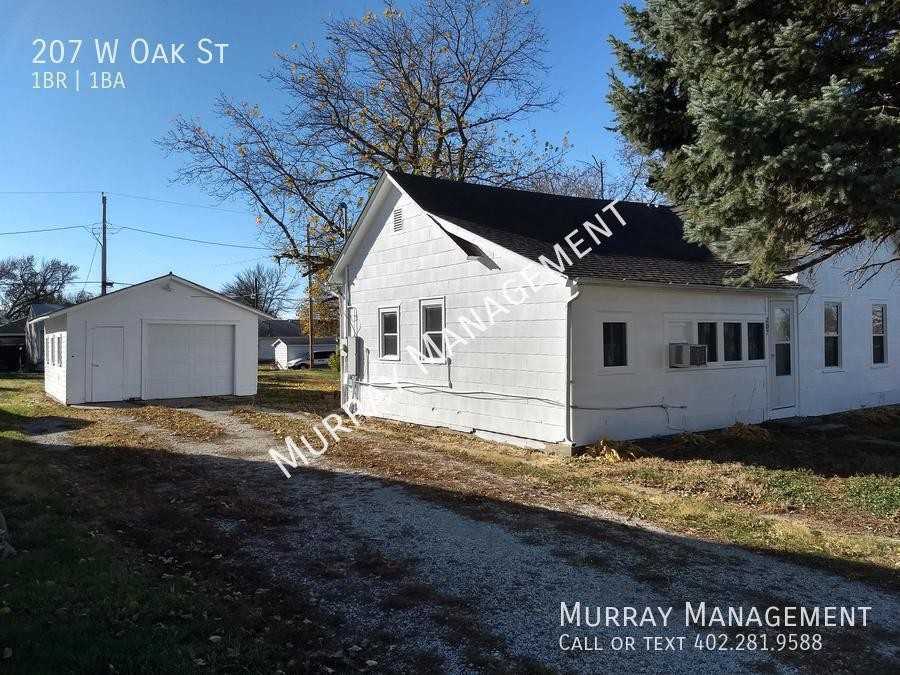 207 W Oak St - Photo 4 of 19