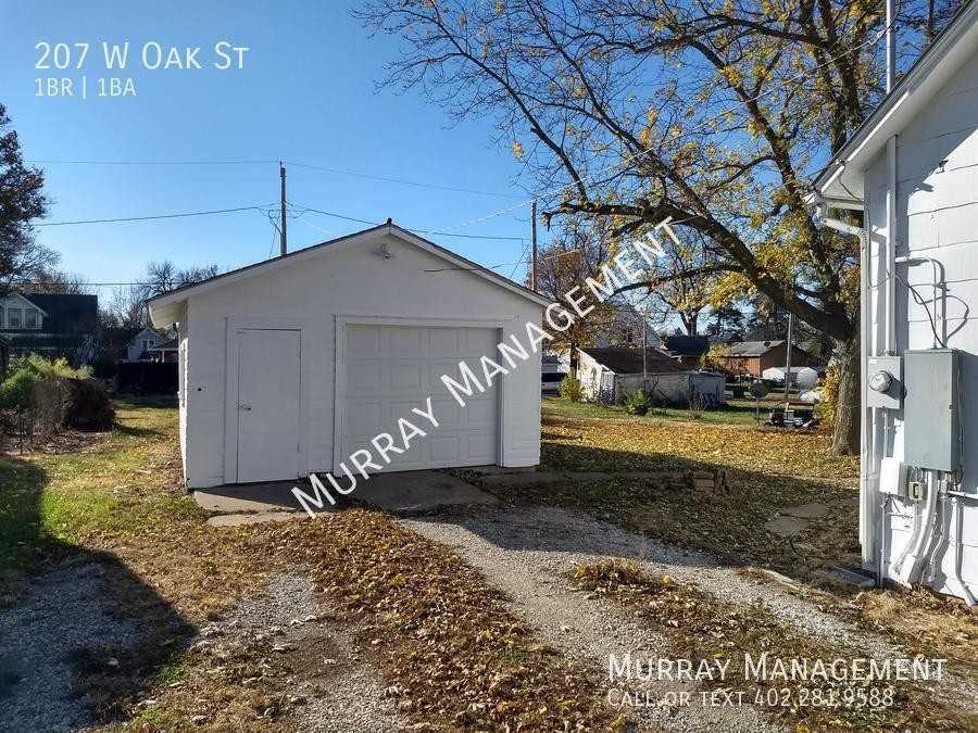 207 W Oak St - Photo 5 of 19