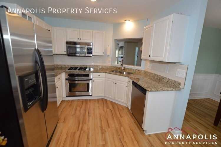 656 Howards Loop - Photo 2 of 28