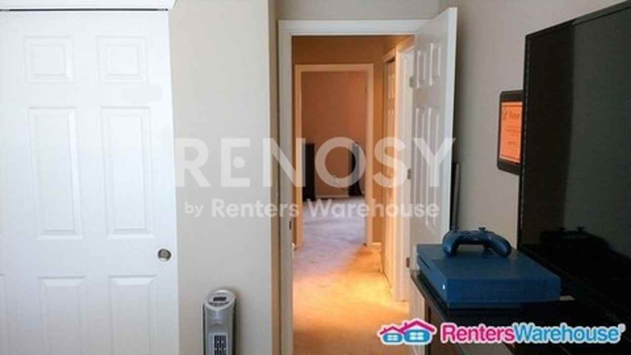 4839 Kingston Ave - Photo 4 of 23