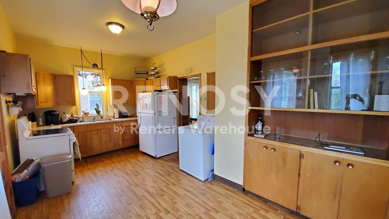 959 University Ave - Photo 5 of 16