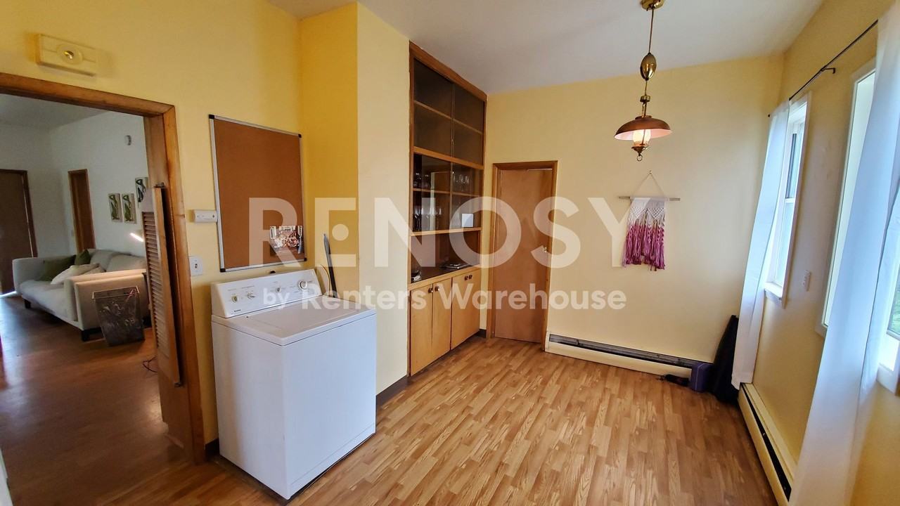 959 University Ave - Photo 6 of 16