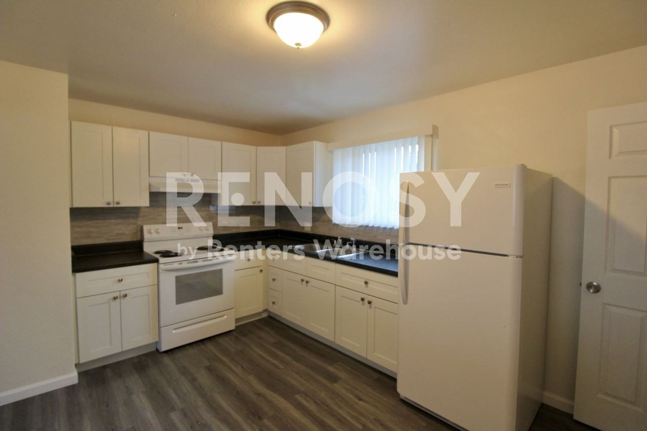 5241 Victor Way - Photo 4 of 19