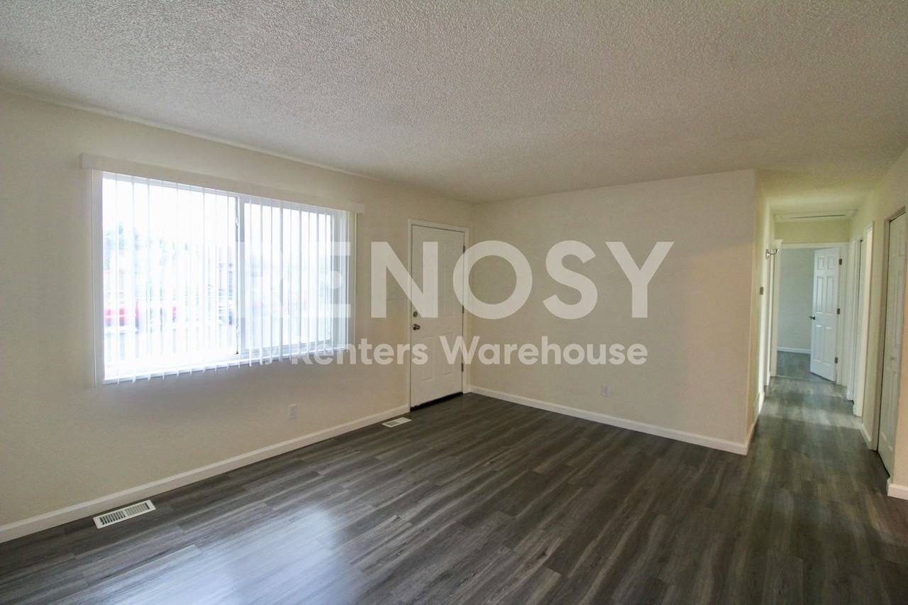 5241 Victor Way - Photo 6 of 19