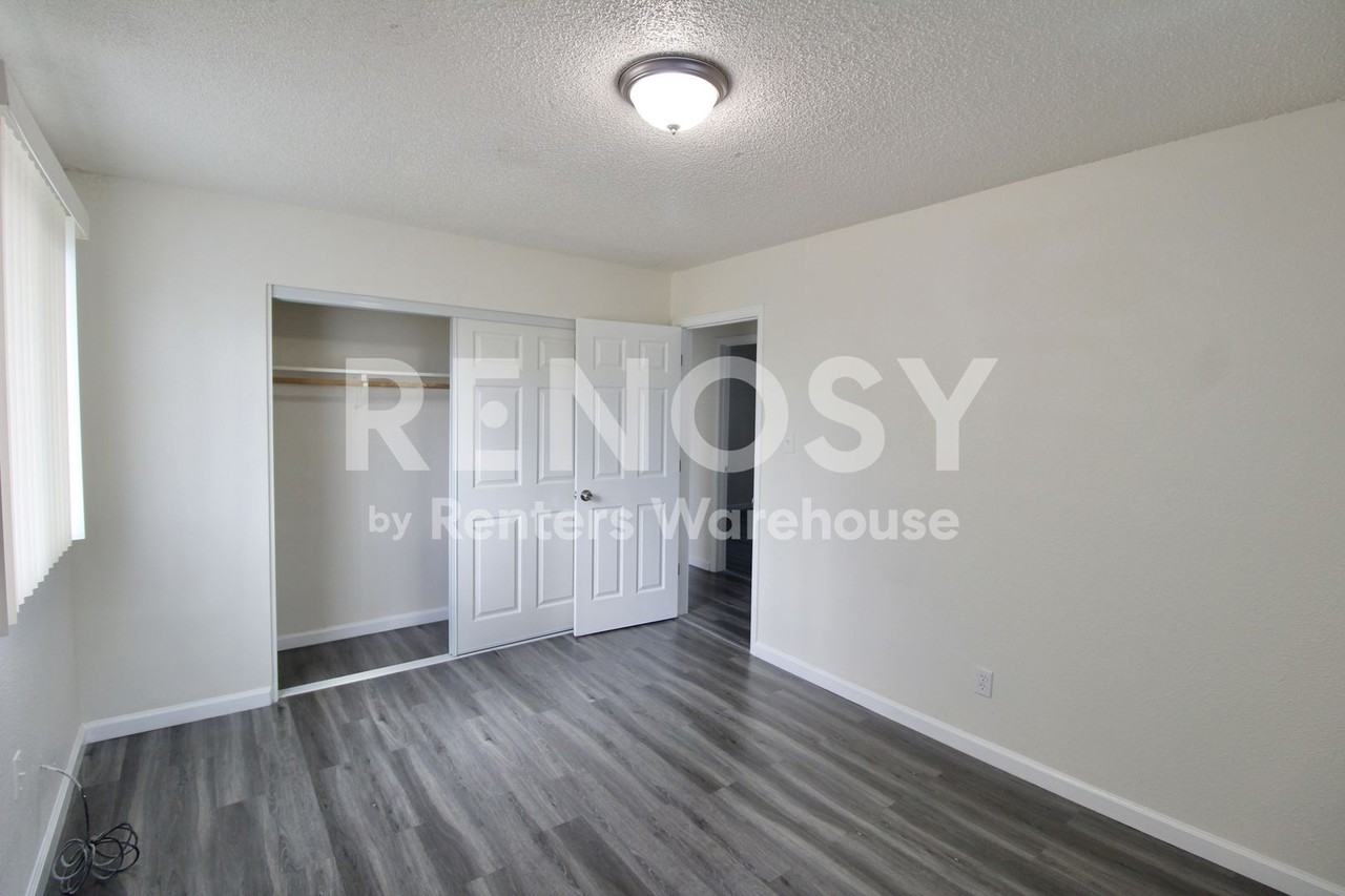 5241 Victor Way - Photo 7 of 19