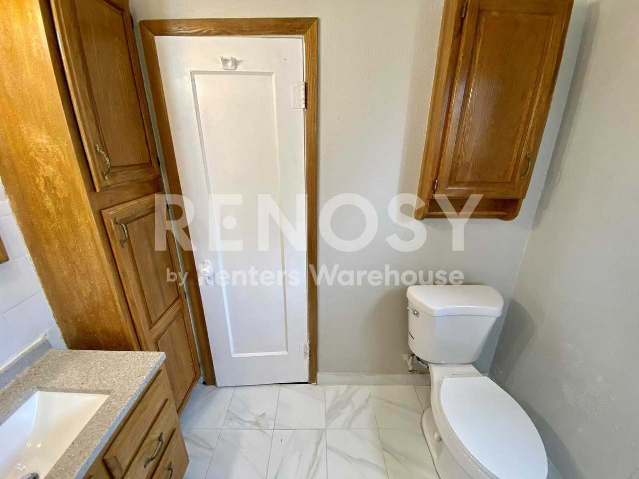 1263 Ames St - Photo 3 of 15