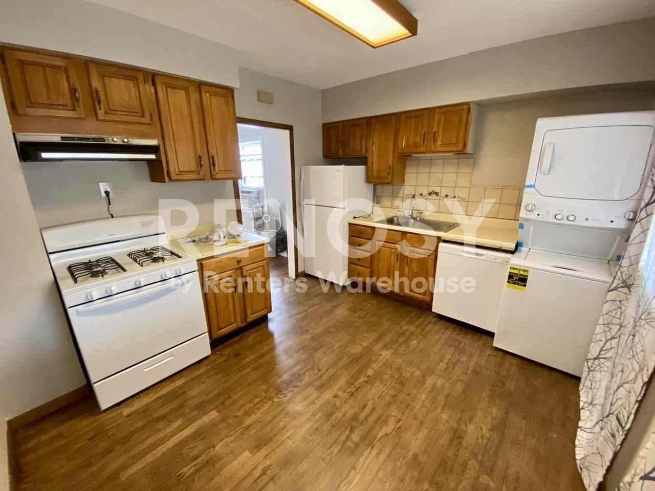 1263 Ames St - Photo 7 of 15