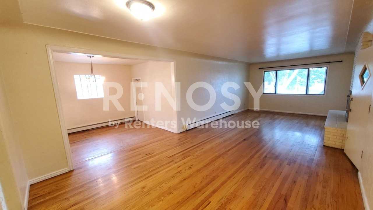 2225 S Cherry St - Photo 4 of 33
