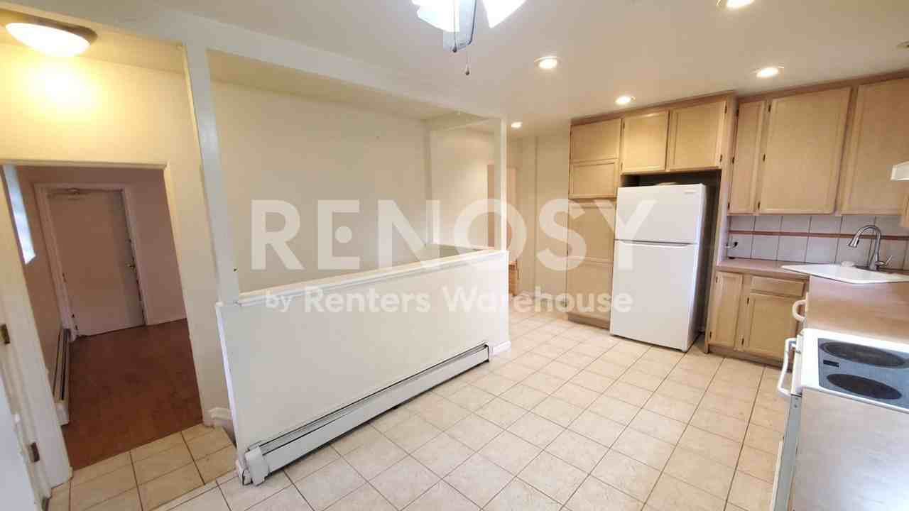 2225 S Cherry St - Photo 7 of 33