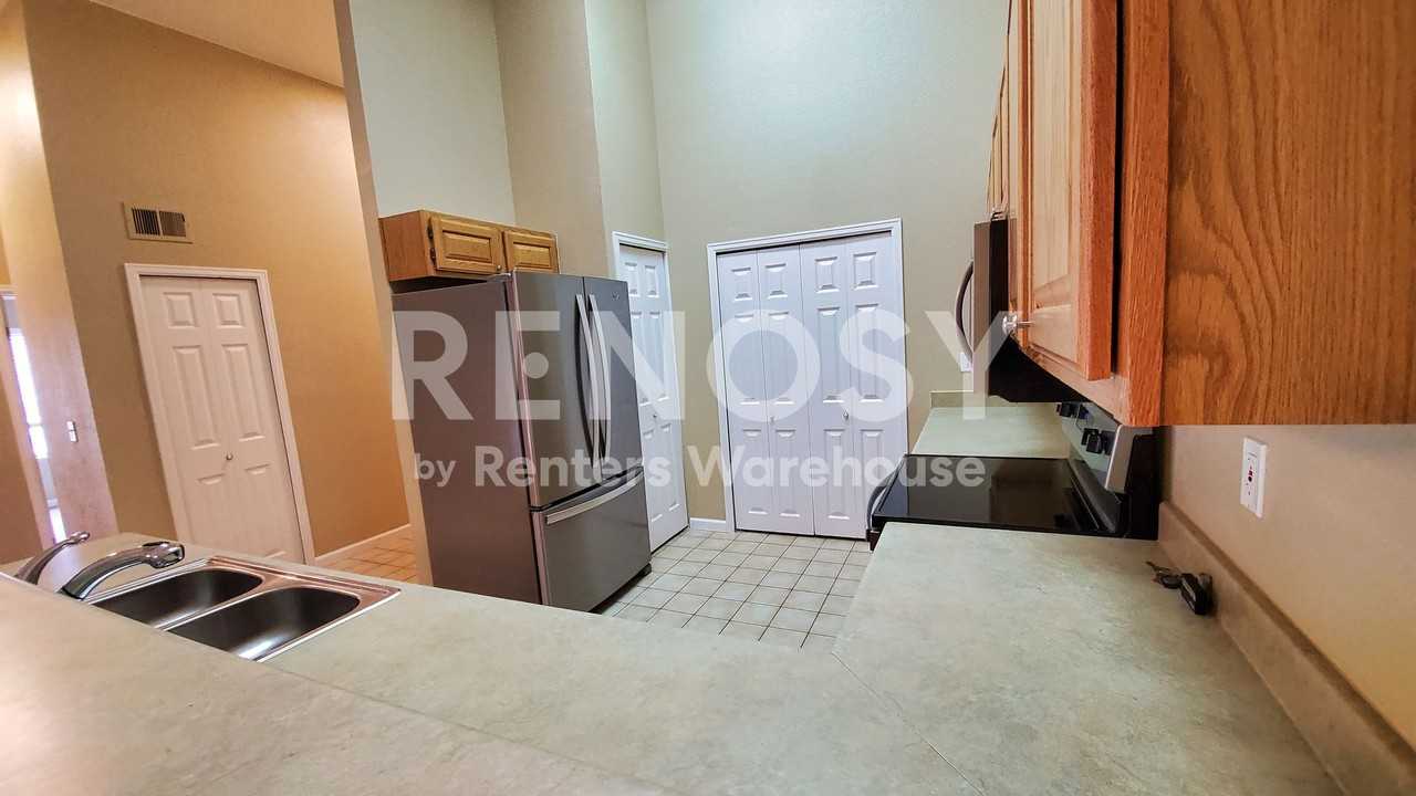 12118 W Dorado Pl #305 - Photo 4 of 28