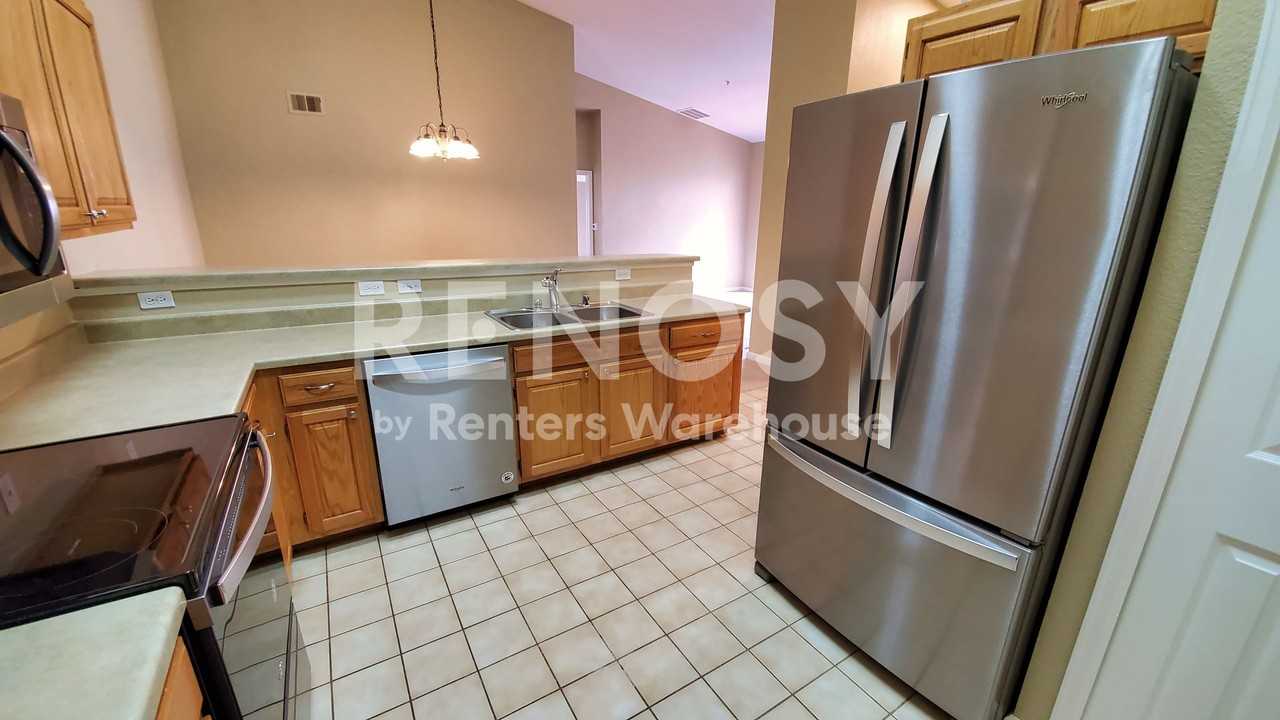 12118 W Dorado Pl #305 - Photo 5 of 28