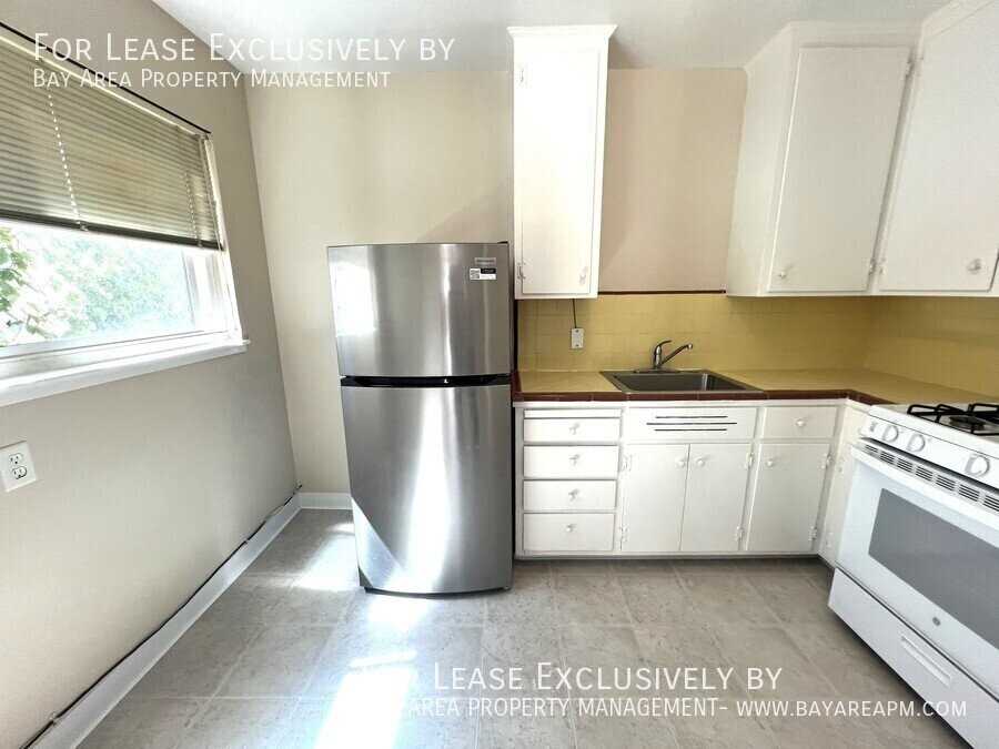 1433 Ebener St #1 - Photo 4 of 11