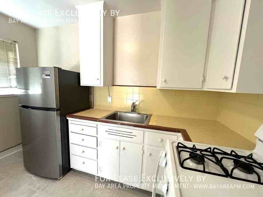 1433 Ebener St #1 - Photo 6 of 11