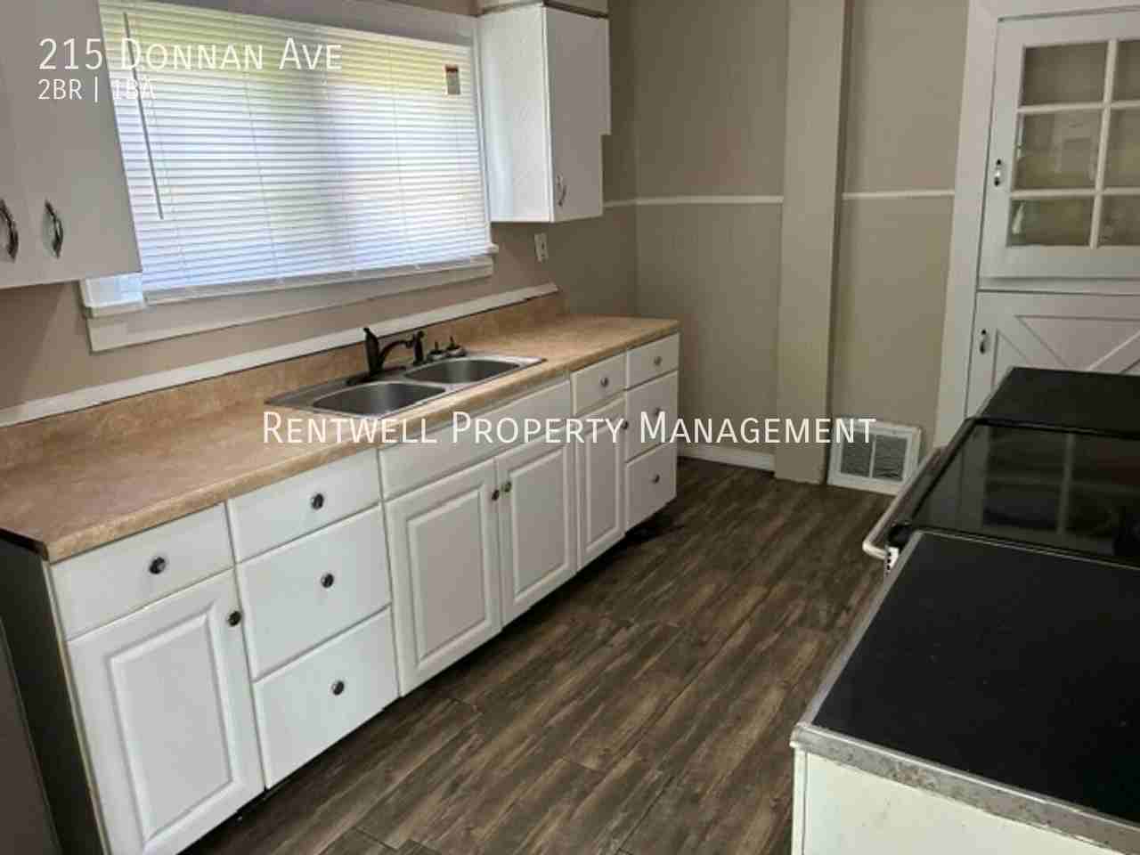 215 Donnan Ave - Photo 5 of 12