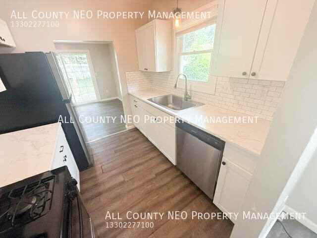 901 Mckinley Ave - Photo 4 of 14