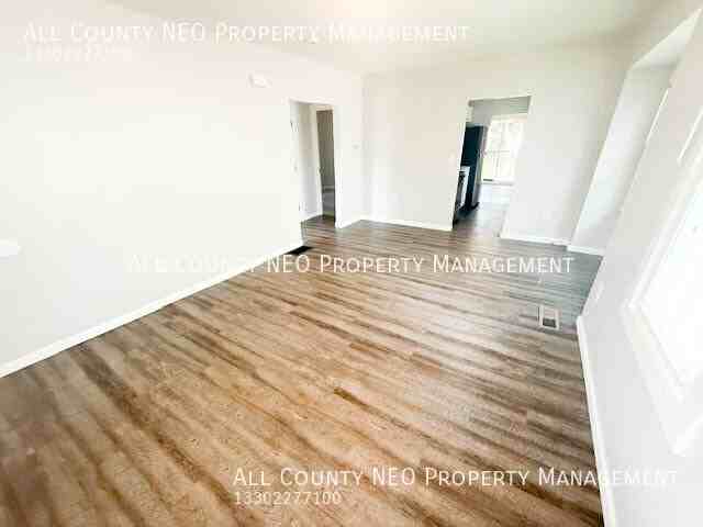901 Mckinley Ave - Photo 6 of 14