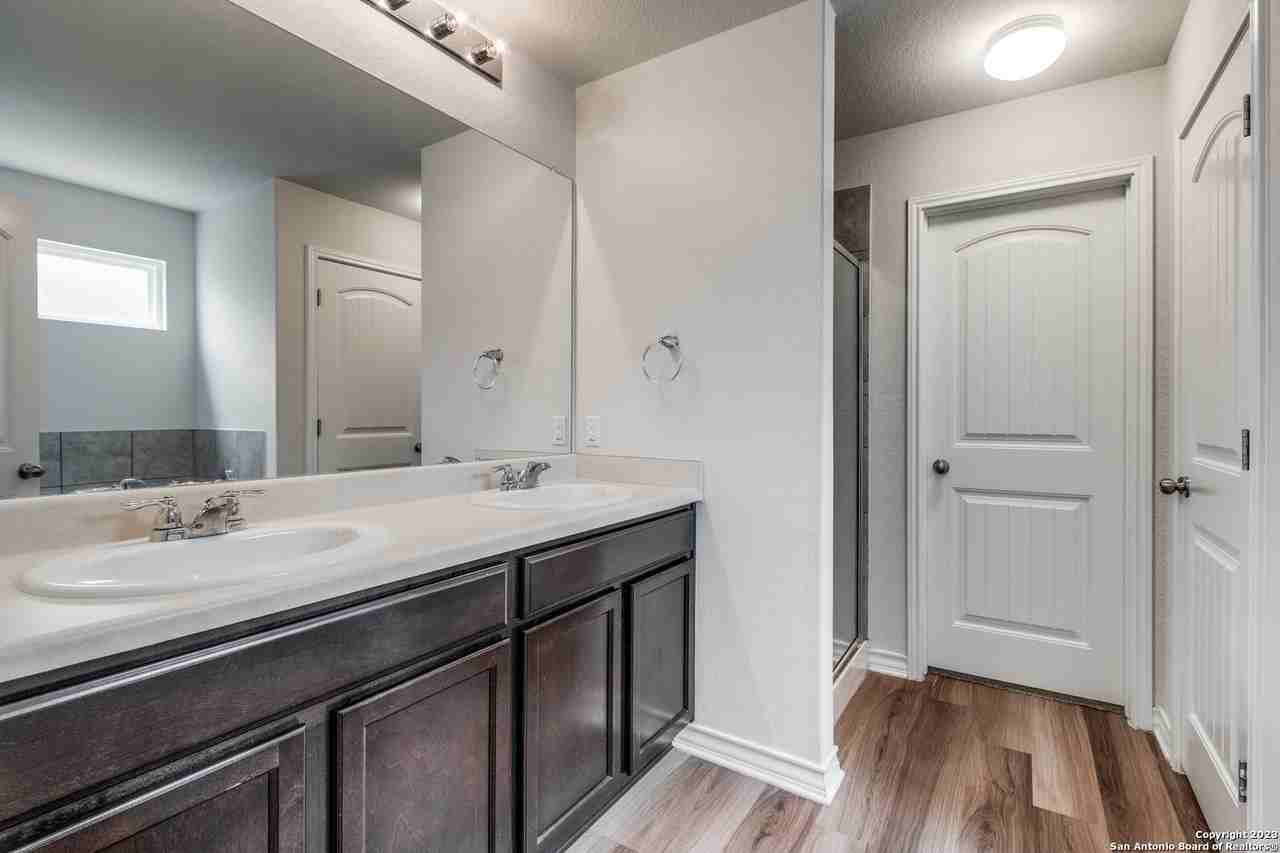 8927 Taylor Grv - Photo 7 of 12