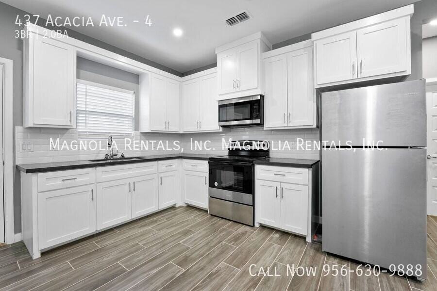 437 E Acacia St #4 - Photo 4 of 15