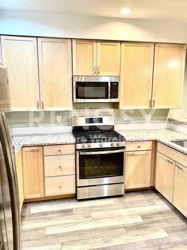15605 Ne 91st Way - Photo 2 of 26