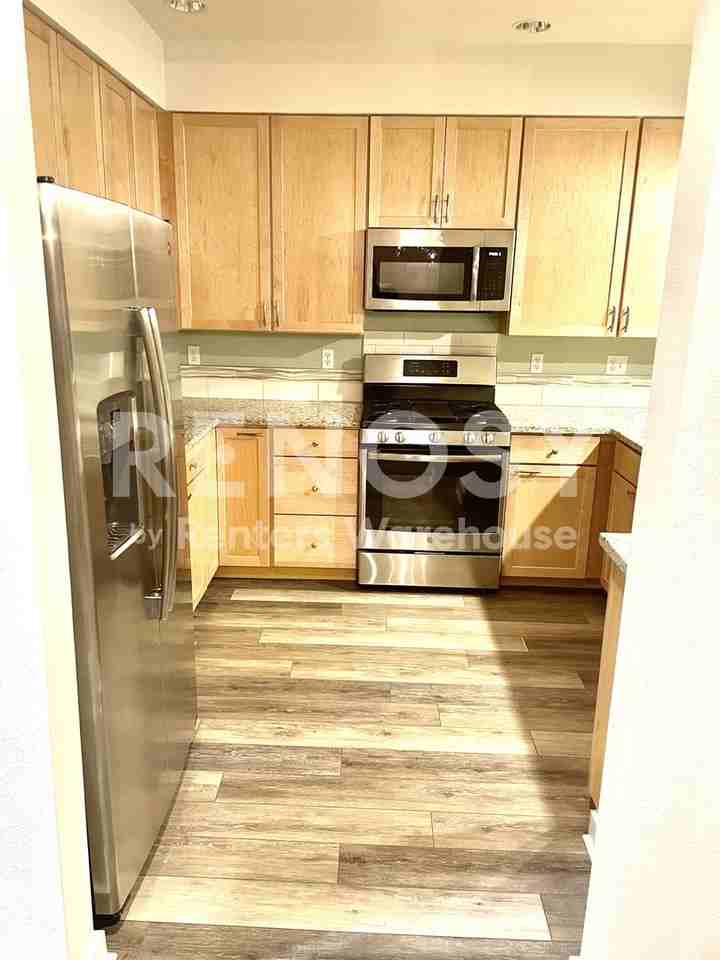 15605 Ne 91st Way - Photo 3 of 26