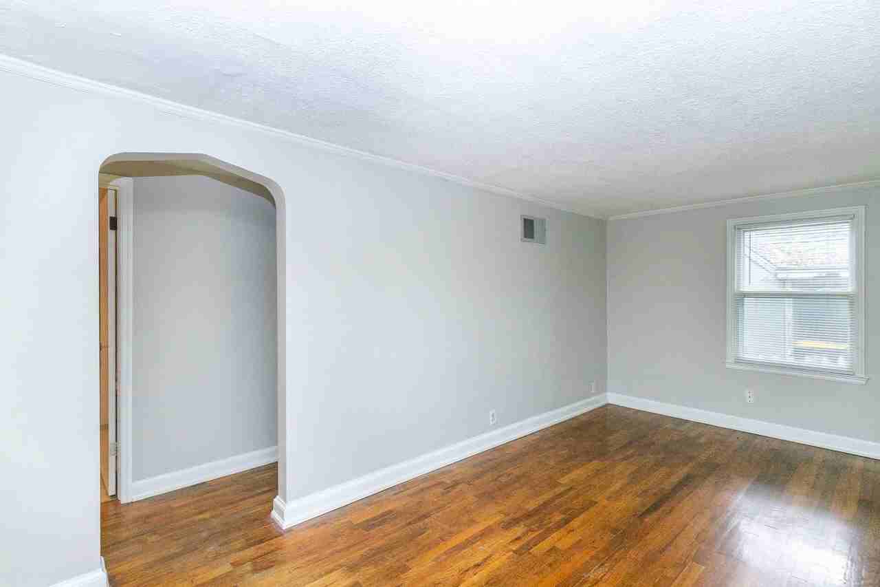7833 Madison Ave - Photo 7 of 41