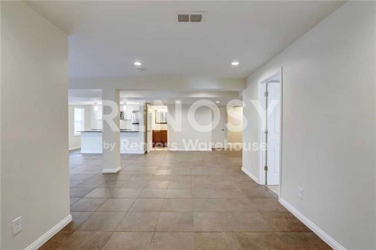 3836 Lloyd St - Photo 5 of 29