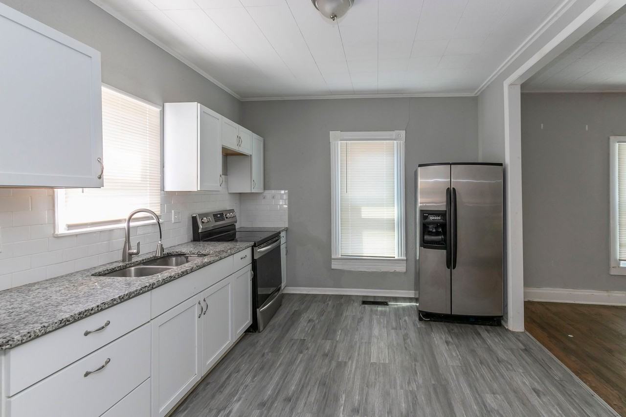 1415 Spruce St - Photo 2 of 13