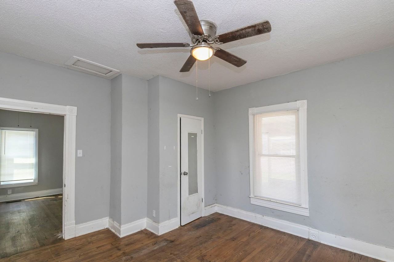 1415 Spruce St - Photo 5 of 13