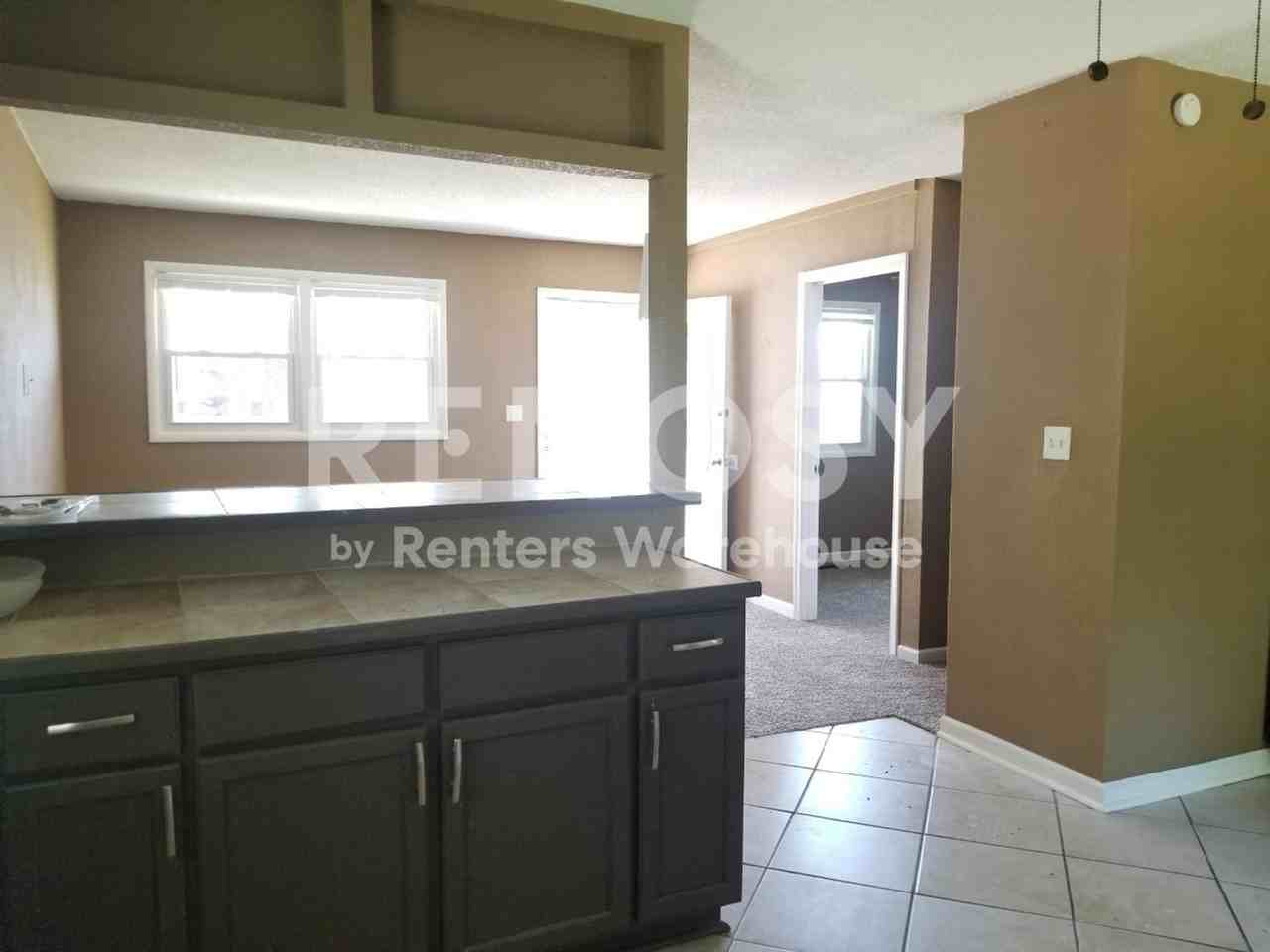 3736 Cypress Ave - Photo 3 of 13