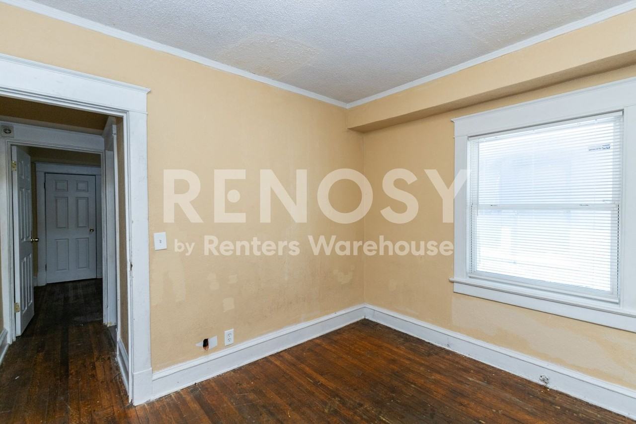 4038 Bellefontaine Ave - Photo 5 of 17