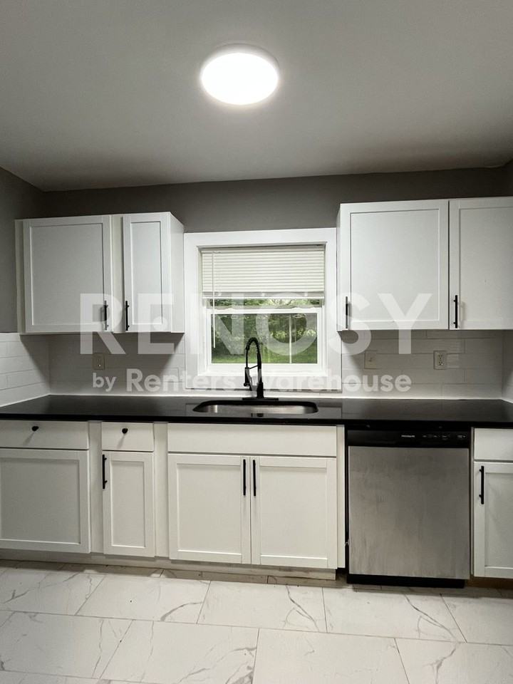6812 College Ave - Photo 3 of 12
