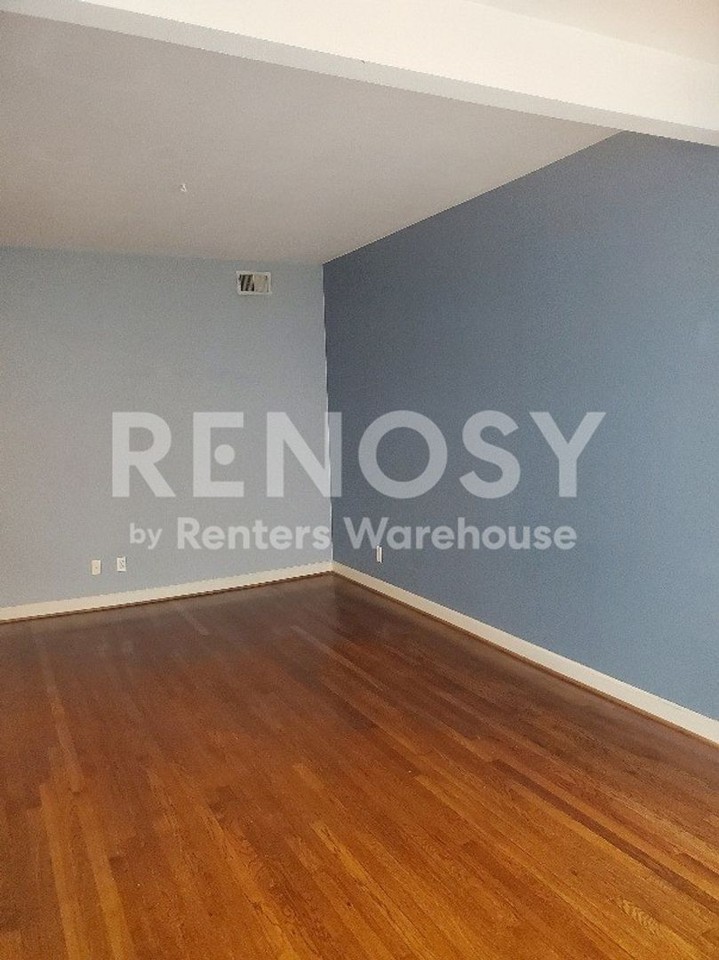 5625 Pershing Ave #32 - Photo 7 of 11