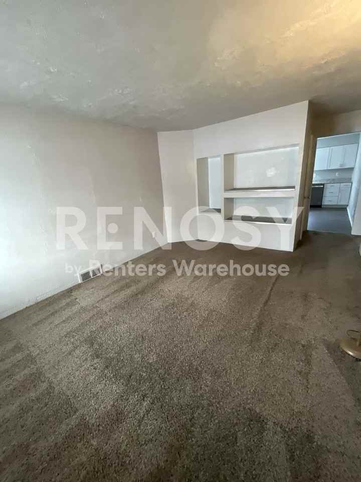 9812 Balboa Dr - Photo 7 of 15