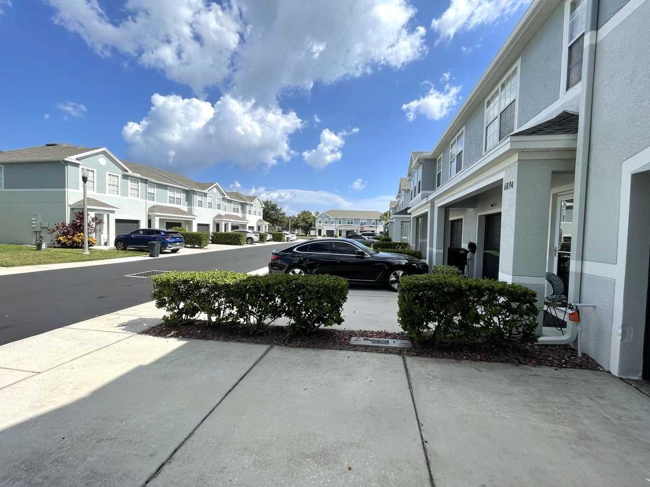 6898 47th Ln N - Photo 4 of 31