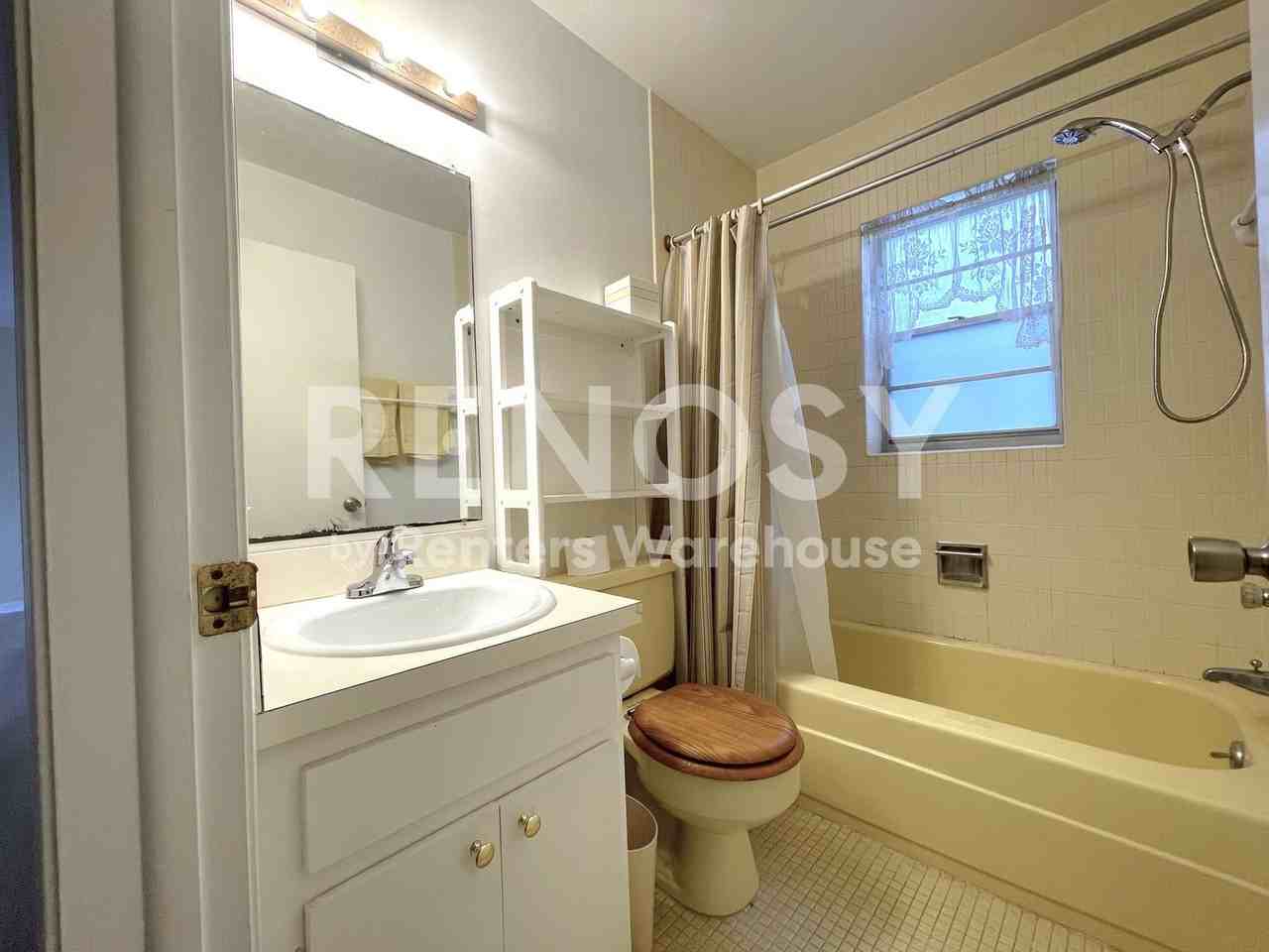 1130 Rue Des Chateaux #2A - Photo 7 of 17