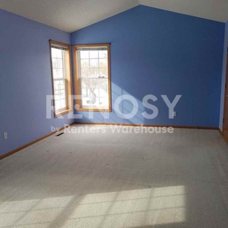 18129 W 82nd St - Photo 5 of 18