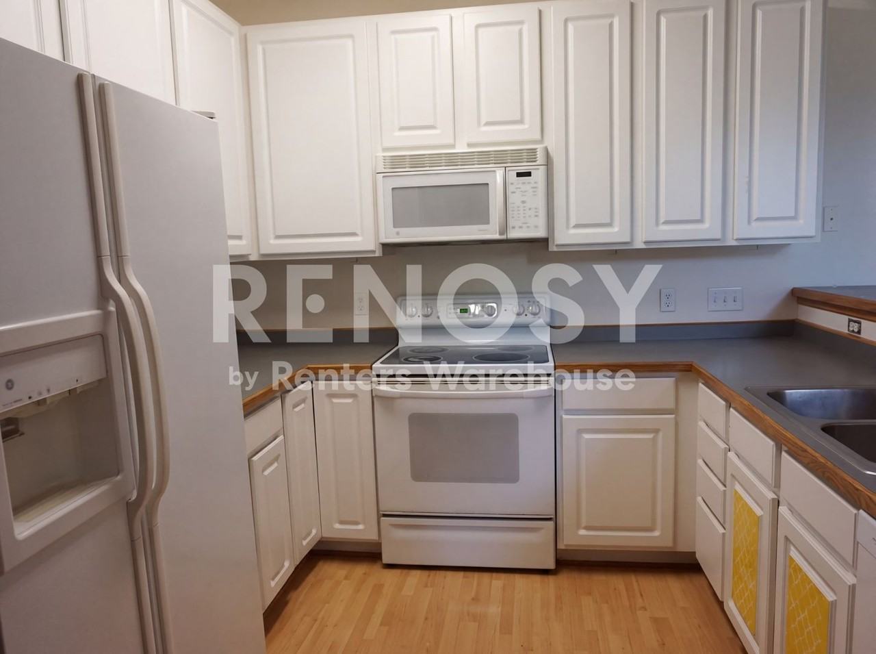 612 Willoughby Way W - Photo 3 of 19